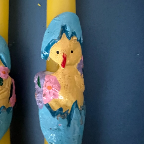 VINTAGE 10 INCHES EASTER TAPER CANDLES-IN BOX - Picture 5 of 7